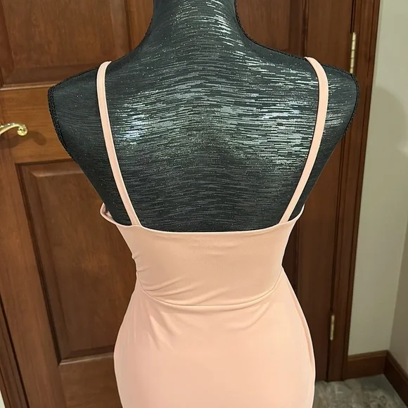 V neck, Hi-Lo long dress - Picture 3 of 7